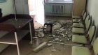 В поликлинике на Сахалине на детей обрушился потолок