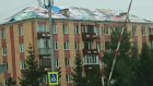 Дырявую крышу российской многоэтажки залатали предвыборными баннерами