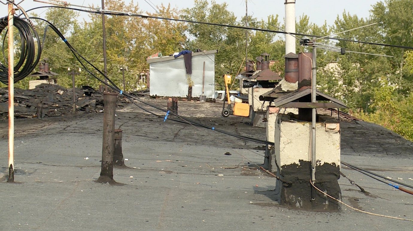 Условия ремонта крыши на Вяземского, 45, вызвали вопросы у жителей дома