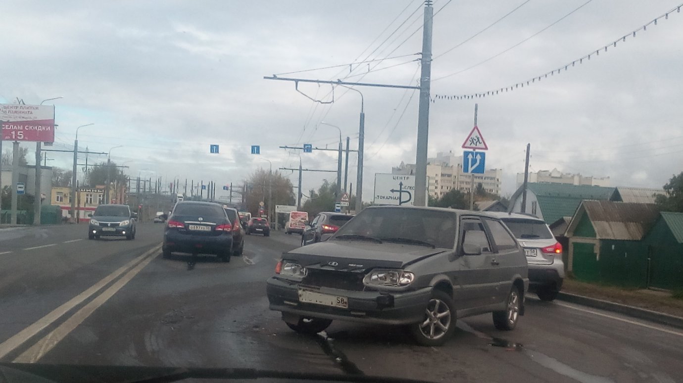 Два ДТП спровоцировали многокилометровую пробку в Терновке