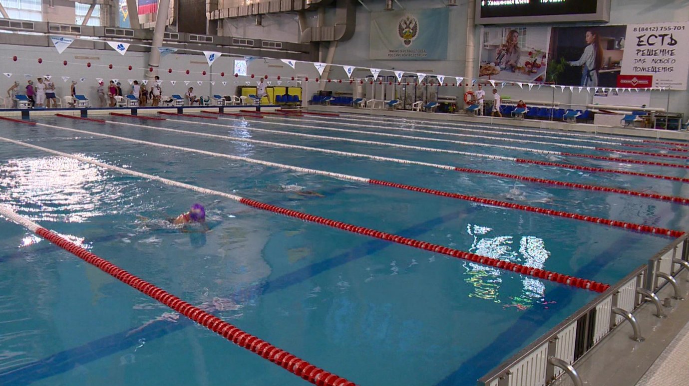 В школе олимпийского резерва начались соревнования по плаванию