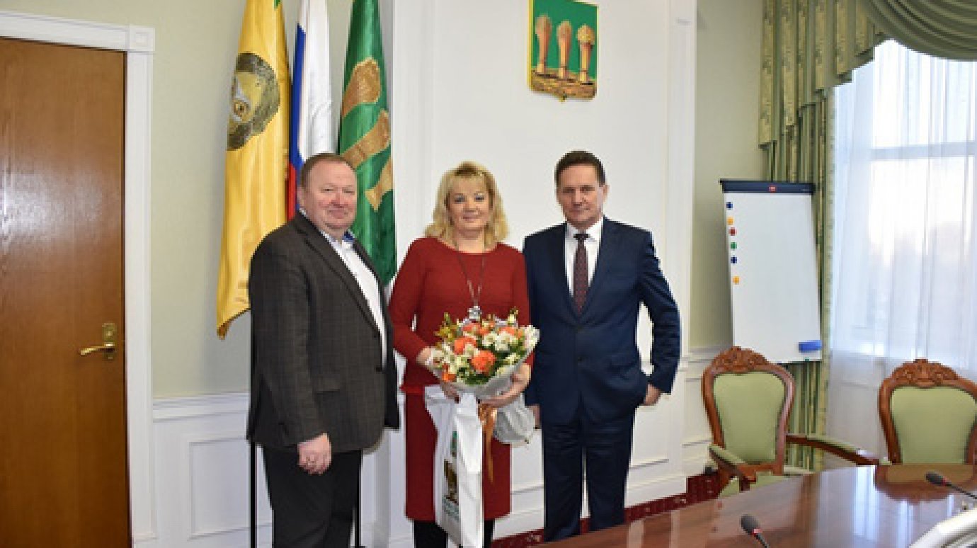 Мэр Пензы поздравил с днем рождения главу Первомайского района