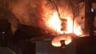 Горящий деревянный дом на улице Космодемьянской тушили 17 человек