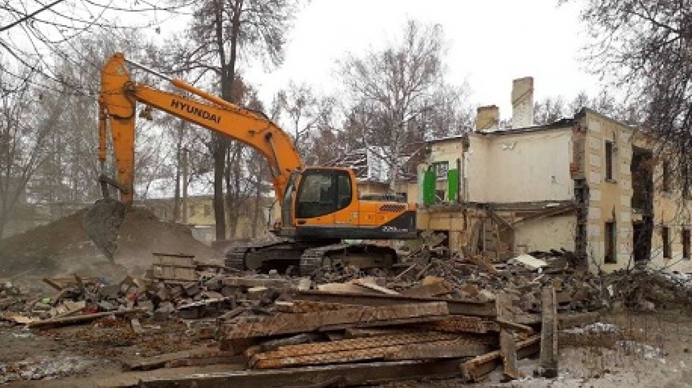 В Заводском районе Пензы сносят расселенные дома