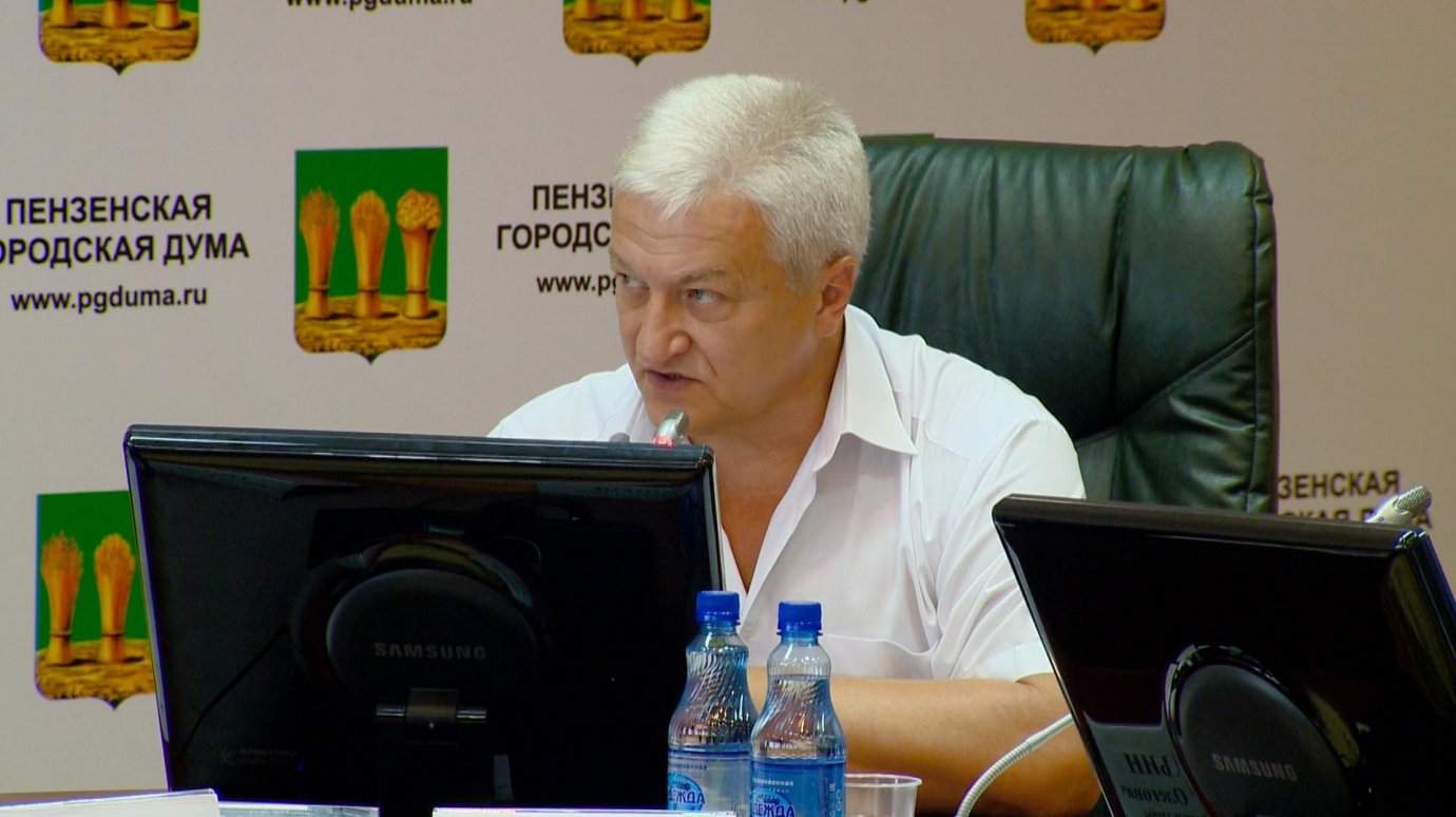 Руководители Пензы и области выразили соболезнования родным С. Симонова