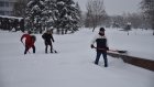Пензенцев просят помочь коммунальщикам убрать снег во дворах
