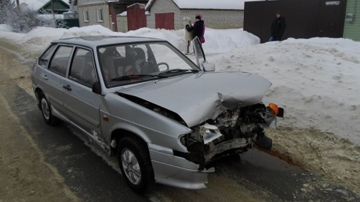 В Кузнецке в ДТП пострадал 85-летний водитель ВАЗа