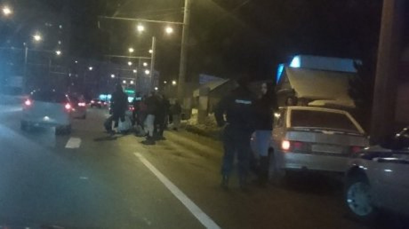 В ночном ДТП на зебре в Терновке пострадал семилетний мальчик