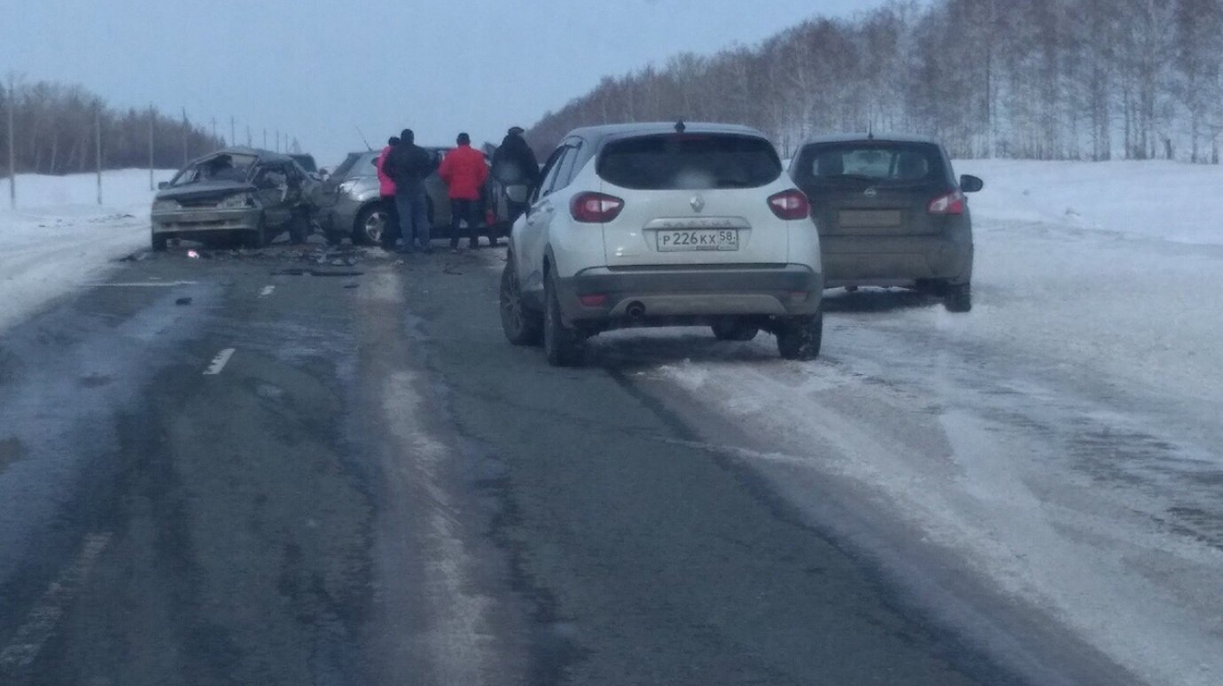 В Пензенском районе в ДТП с тремя авто погибли два человека