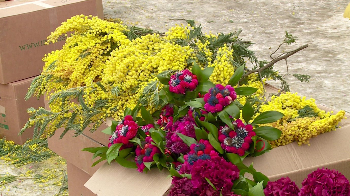 Днем 8 марта в Пензе закончился ажиотаж вокруг цветов