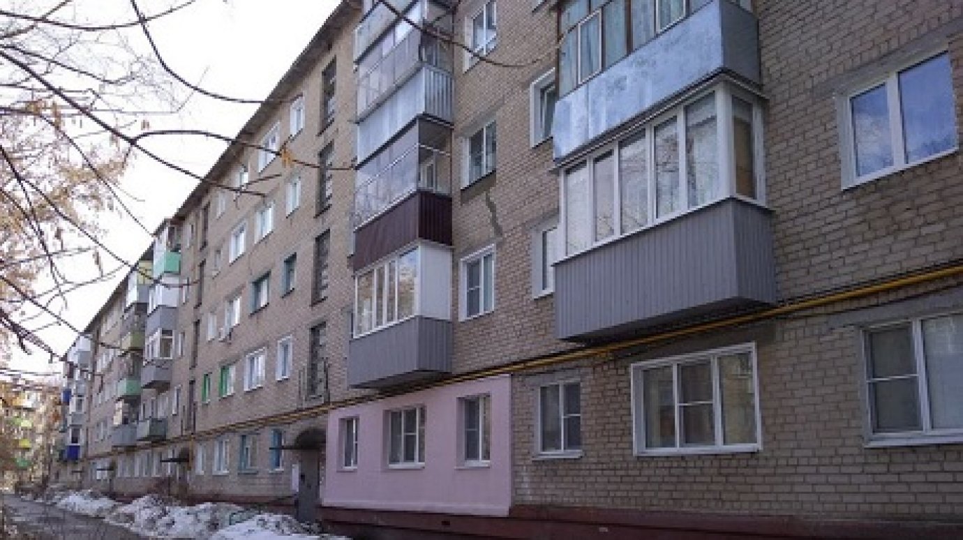 Коммунальщики должны отремонтировать фасад дома на ул. Островского
