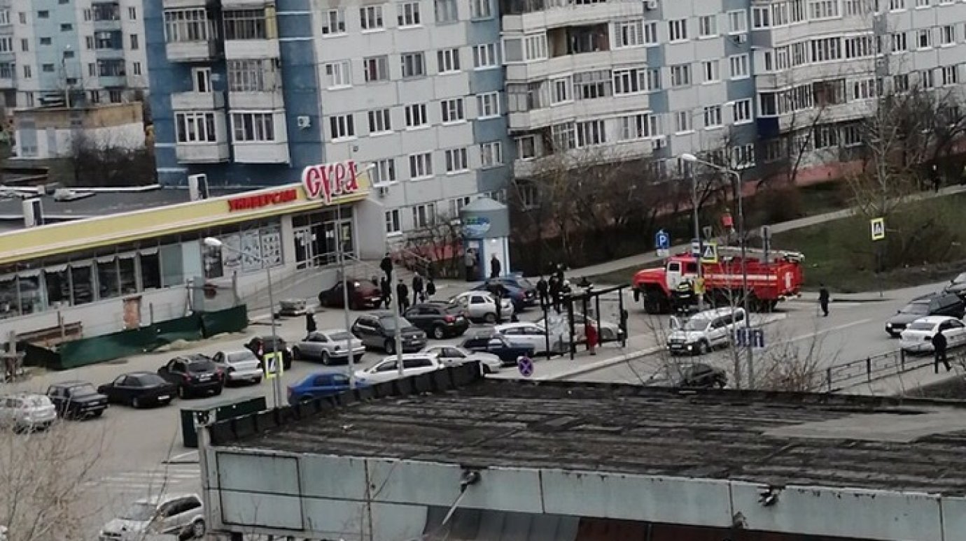 На улице Терновского в Пензе потушили загоревшуюся «десятку»