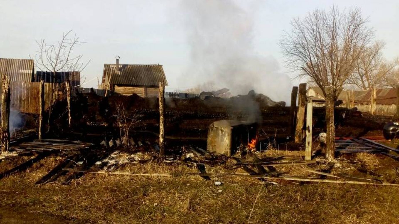 Следователи опубликовали фото с места смертельного пожара в с. Карамалы