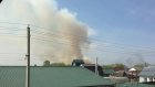 Пять пожарных машин выехали на тушение огня в поселке Мичуринском