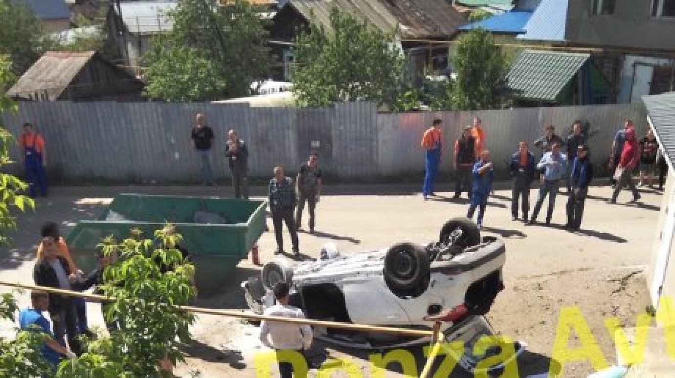 Тройное ДТП в Пензе: машина вылетела с Гагаринского путепровода