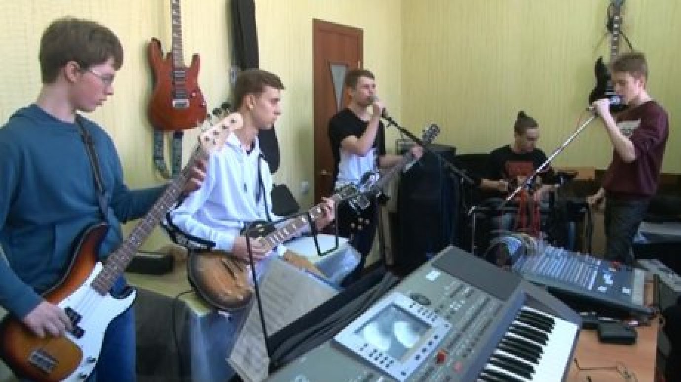 Кузнецкая рок-группа, исполняющая псалмы, засветилась на Первом канале