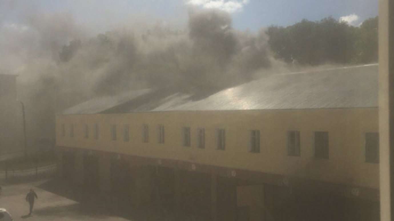 Пожар в ПГУ: территорию вуза заволокло дымом