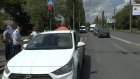 Попавшего под колеса такси школьника после происшествия отпустили домой