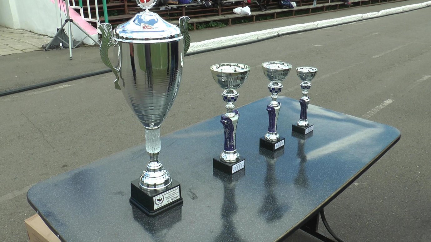 В Каменке восемь команд приняли участие в турнире по регби