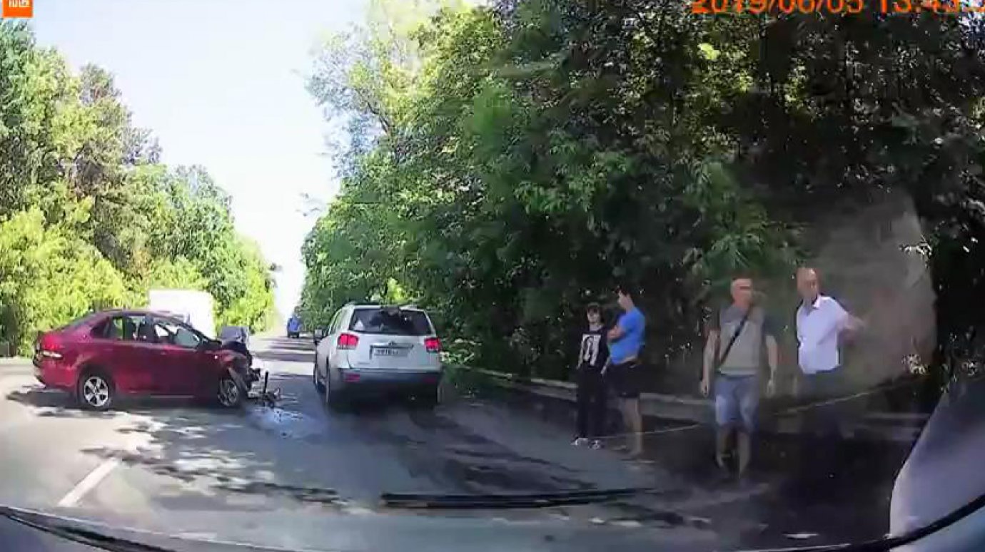 ДТП на Ахунском переезде: машины разбросало по дороге