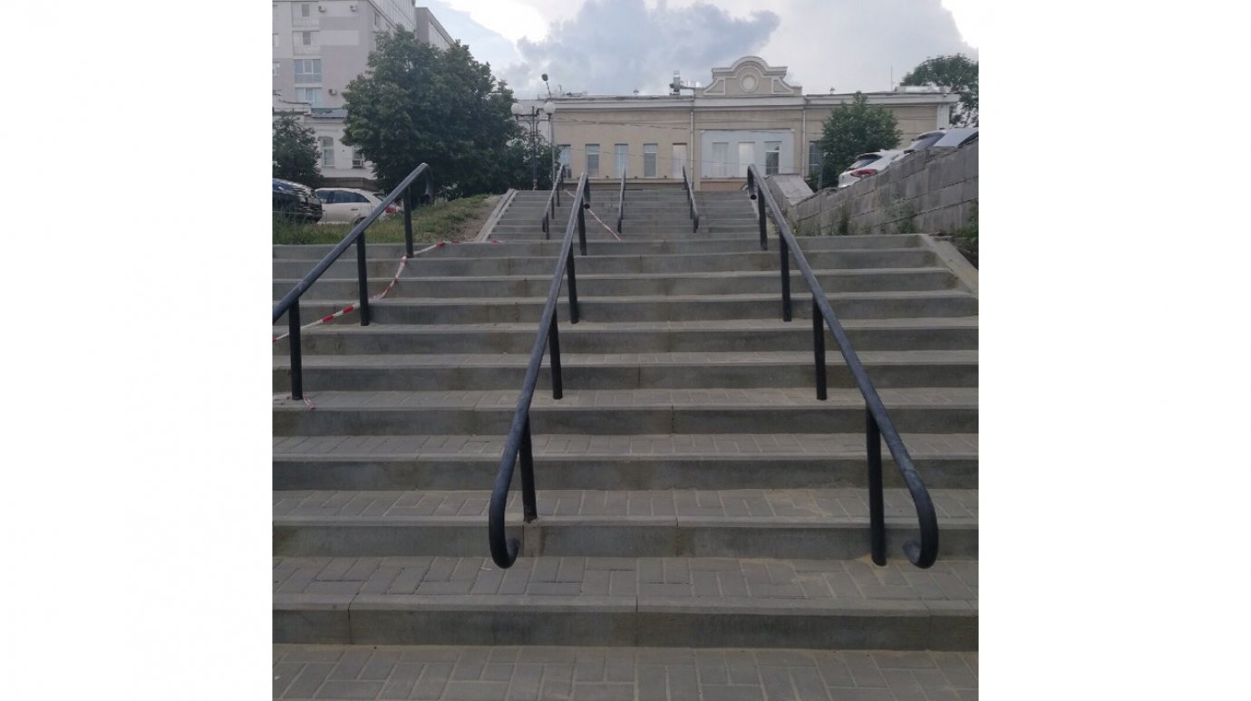 Пензенцев удивила высота перил лестницы на улице Московской