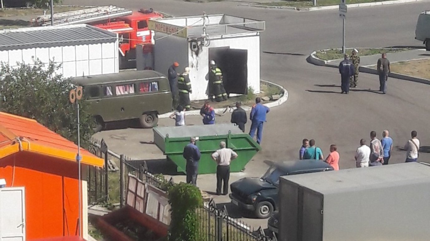 Пензенских пожарных вызвали в Засечное на тушение ларька с мороженым