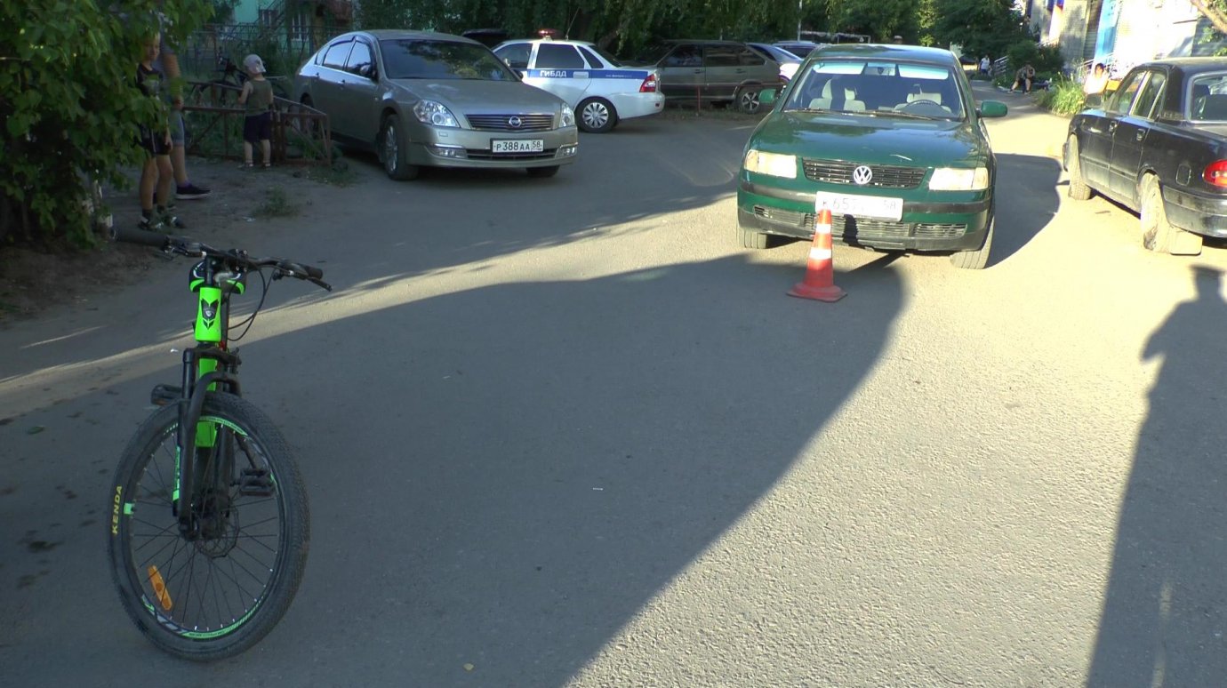 На улице Чадаева иномарка сбила велосипедиста-школьника