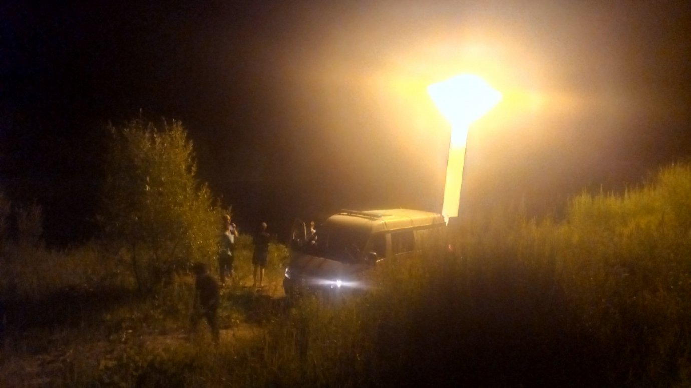 Спасатели рассказали о ночных поисках утонувшего подростка в Сердобске
