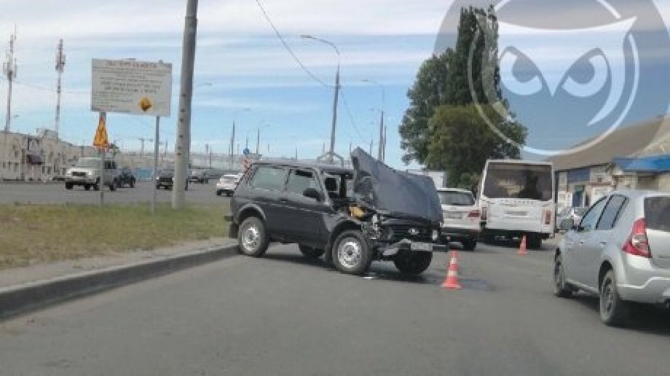 В аварии на улице Измайлова пострадала пассажирка «Нивы»