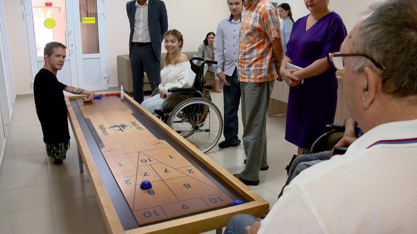 В Кичкилейке инвалиды получили комплекты настольных игр
