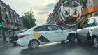 На улице Мира два автомобиля «Яндекс.Такси» не поделили дорогу