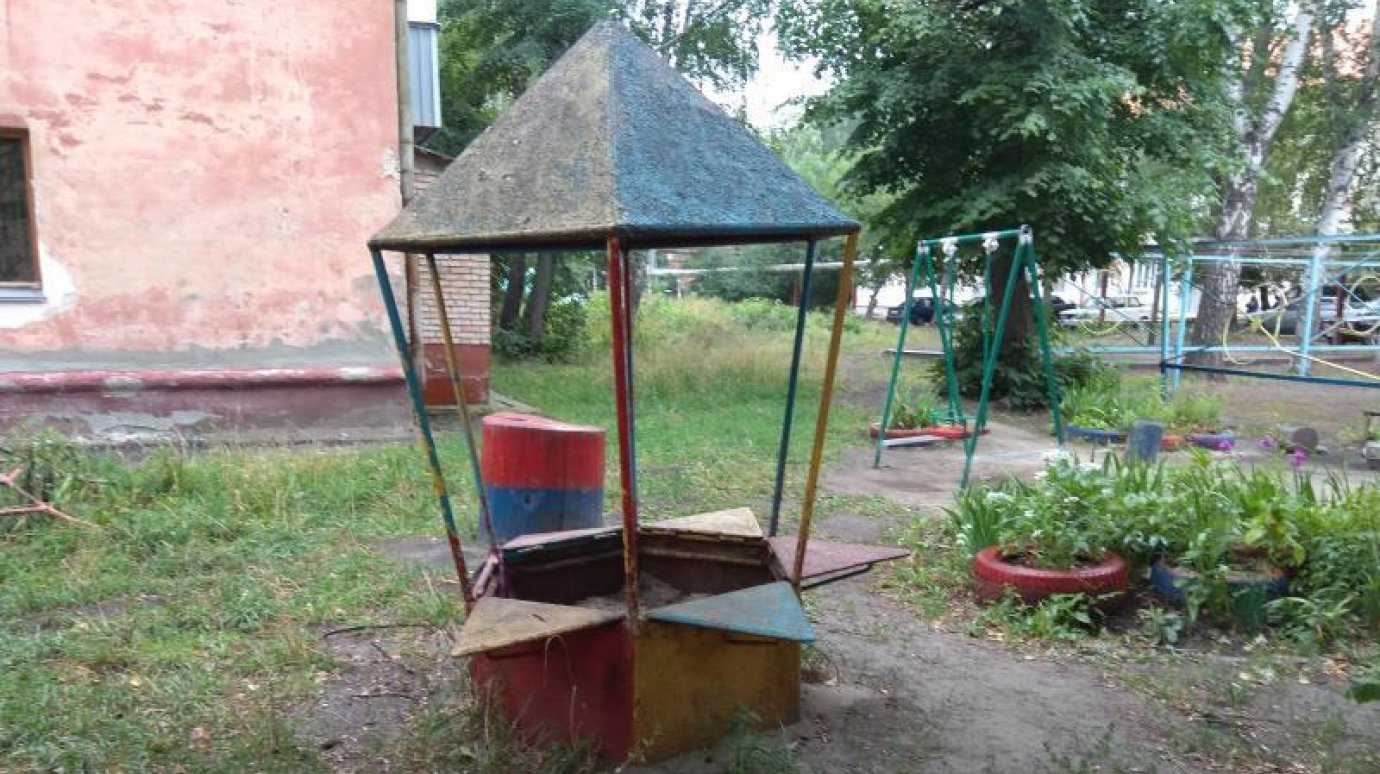 Детские площадки на ул. Циолковского опасны для маленьких пензенцев