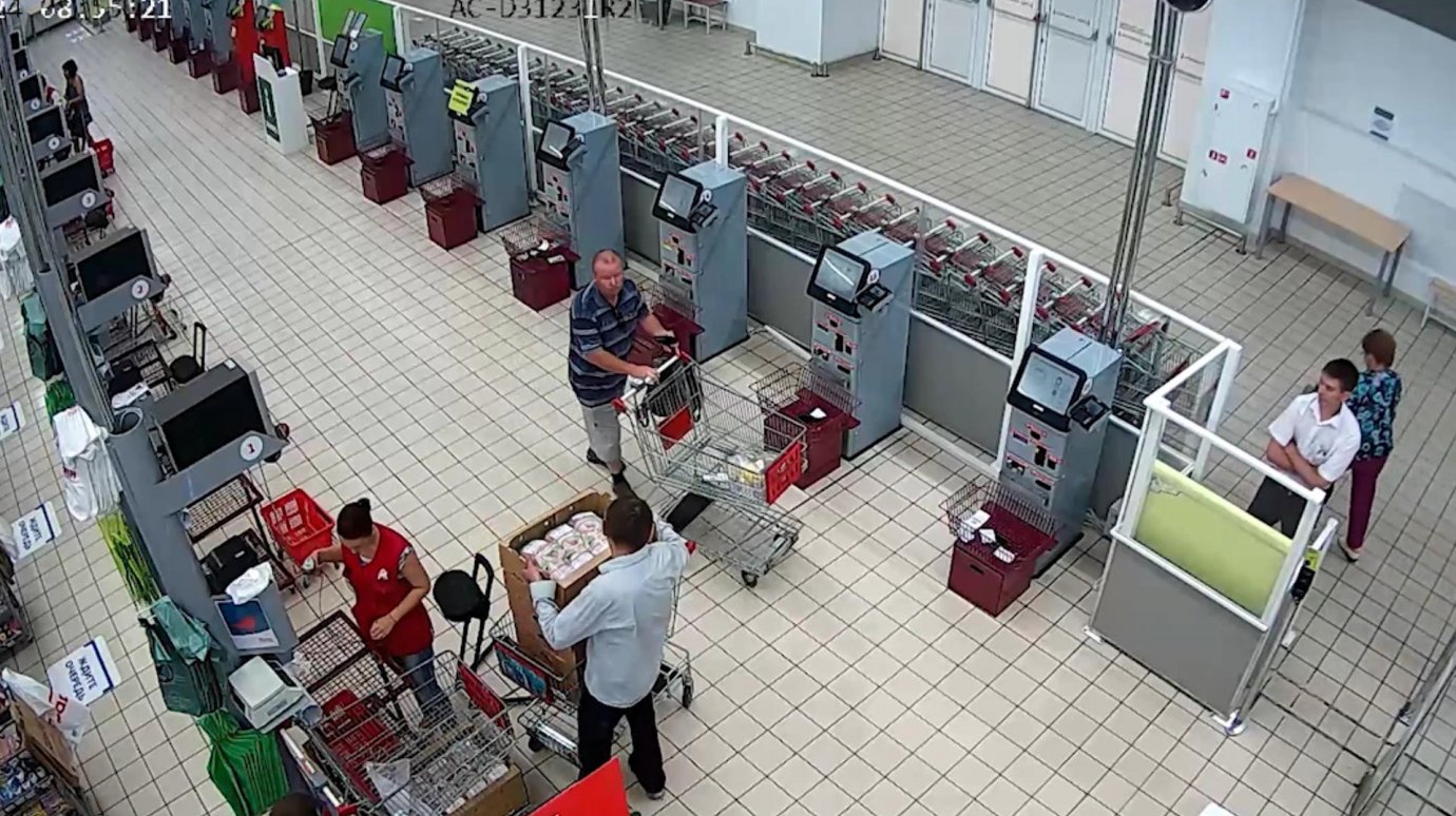 В Пензе разыскивается мужчина, похитивший кошелек в супермаркете