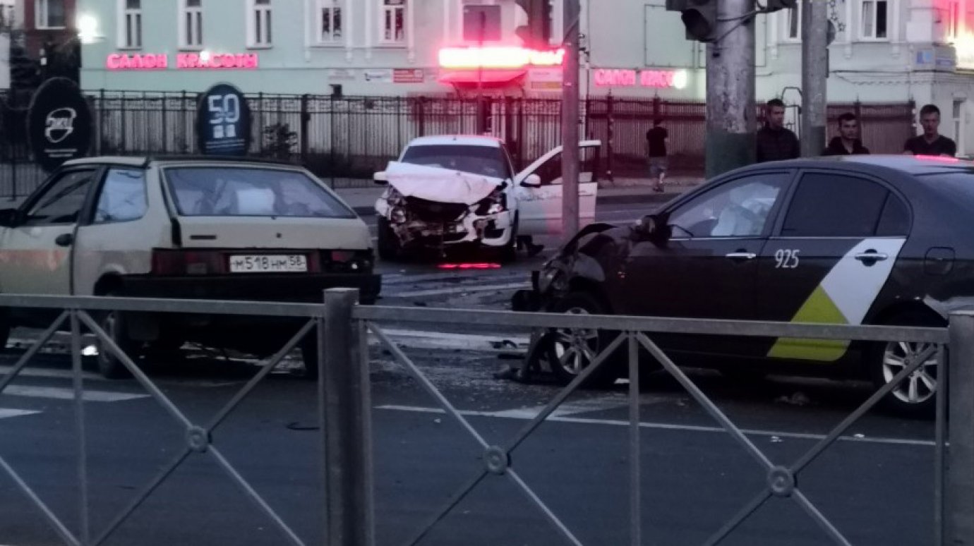 В Пензе в ДТП на ул. Володарского пострадали два человека