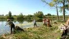 Жители Пензы вышли на очистку дна водоема в районе Зари