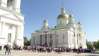Сотни православных пензенцев пришли на Соборную площадь