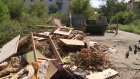 На улице Крупской рядом с мусорной площадкой разрослась свалка