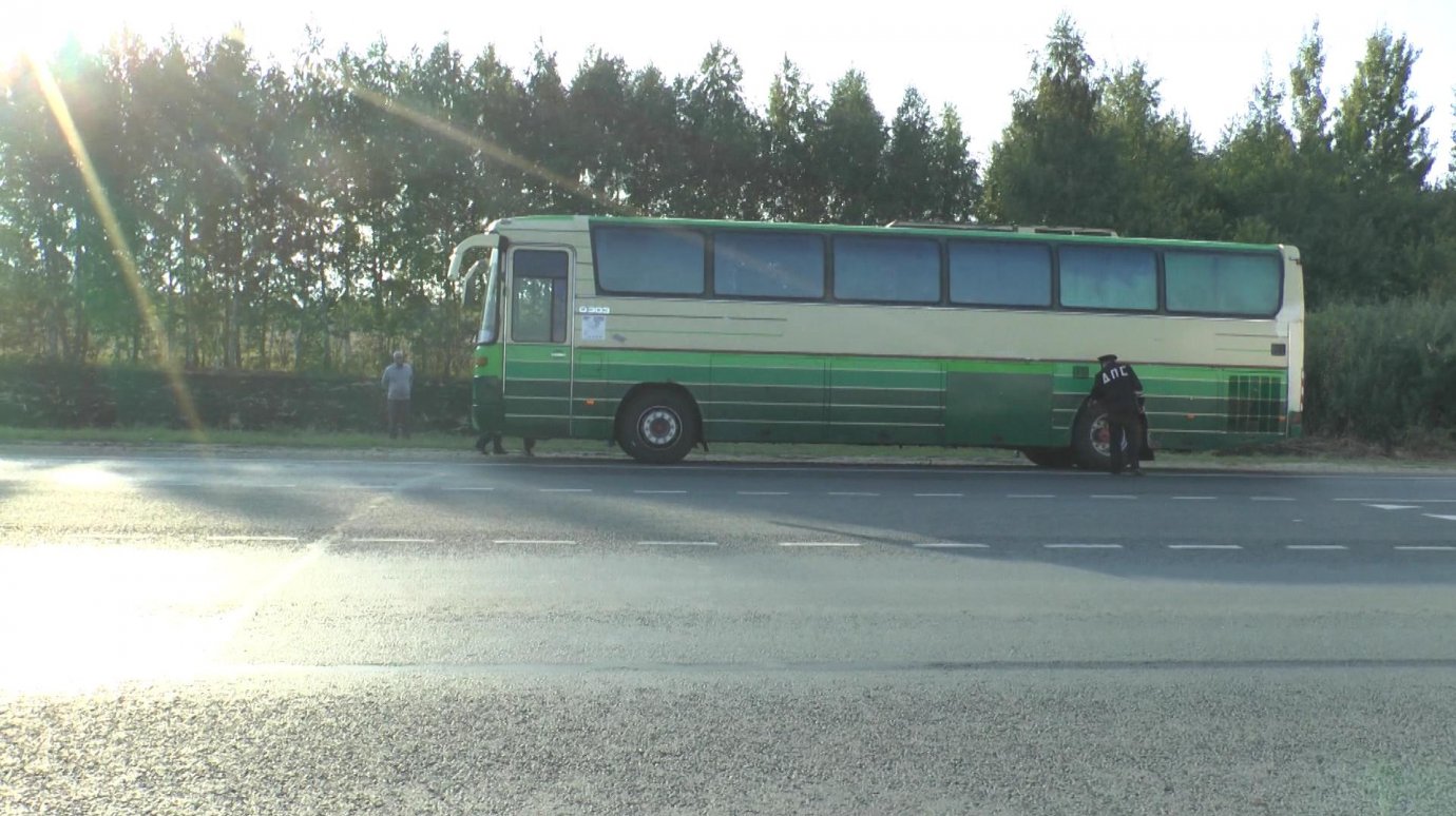 Госавтоинспекция остановила бакинский автобус с водителем без прав