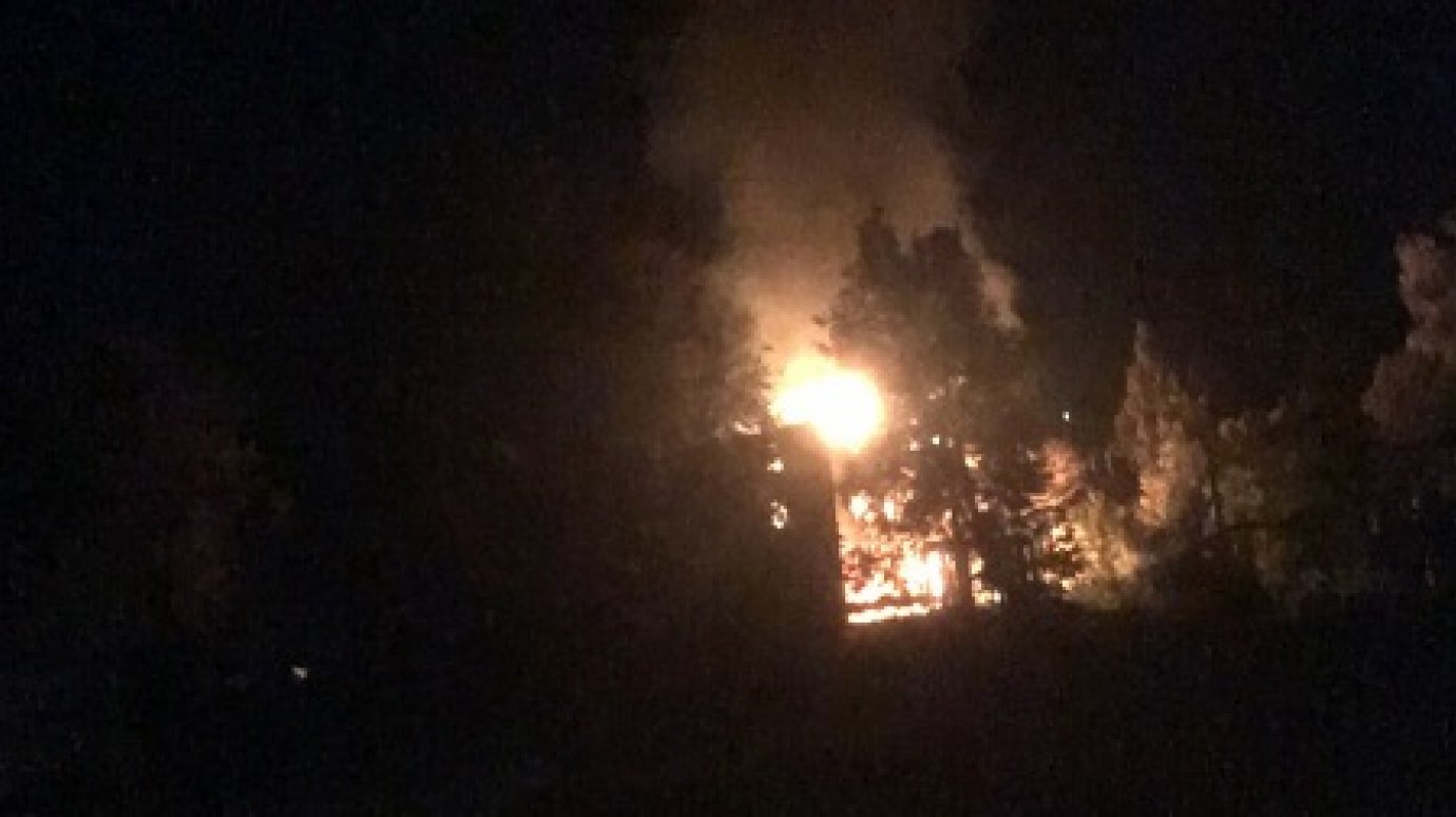 За ночь расселенный дом на улице Крупской в Пензе горел дважды