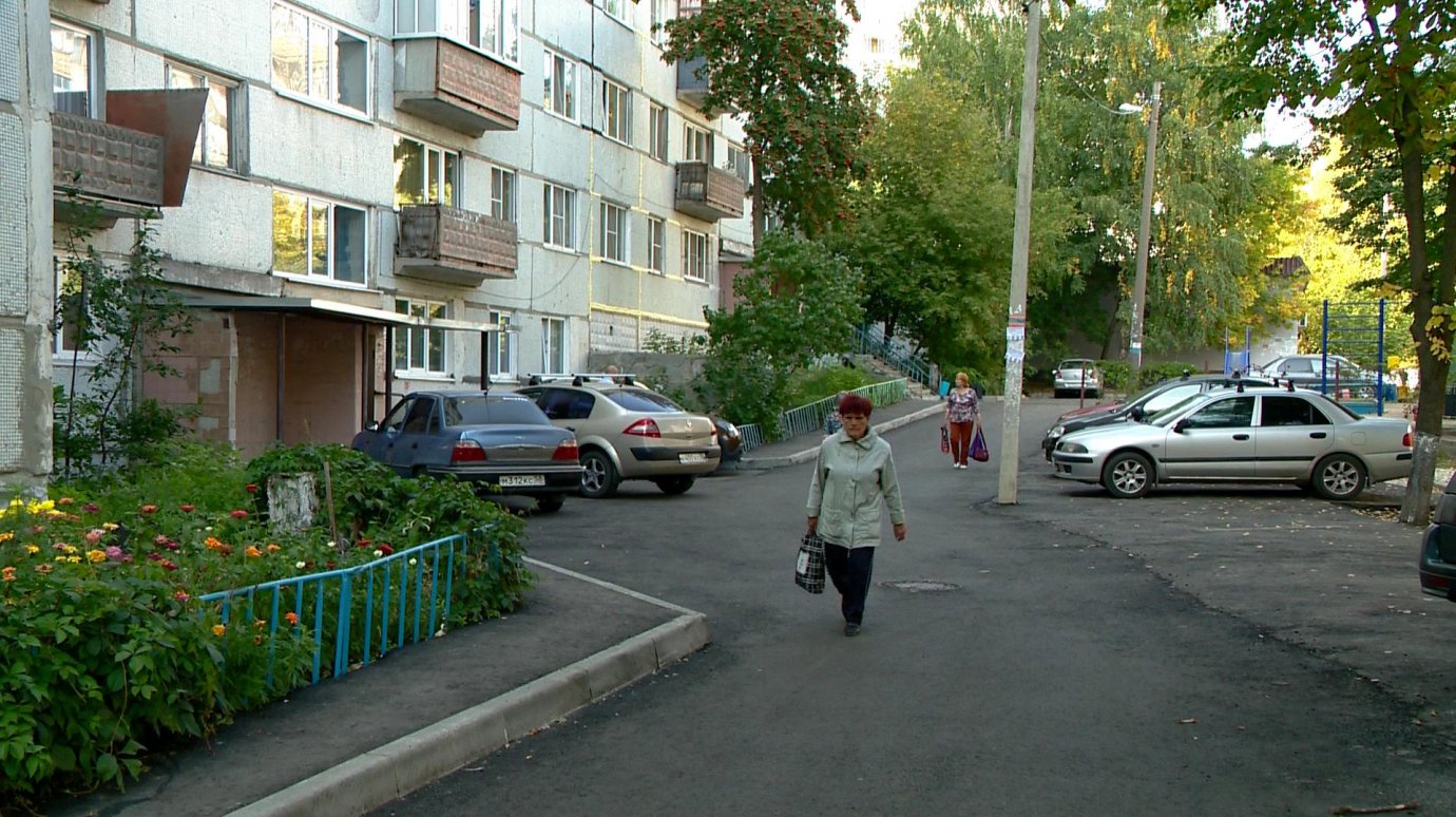 Жители ул. Кижеватова критикуют итоги ремонта двора