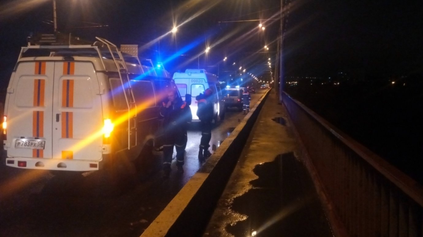 В Пензе спасатели уговорили женщину не прыгать с Сурского моста