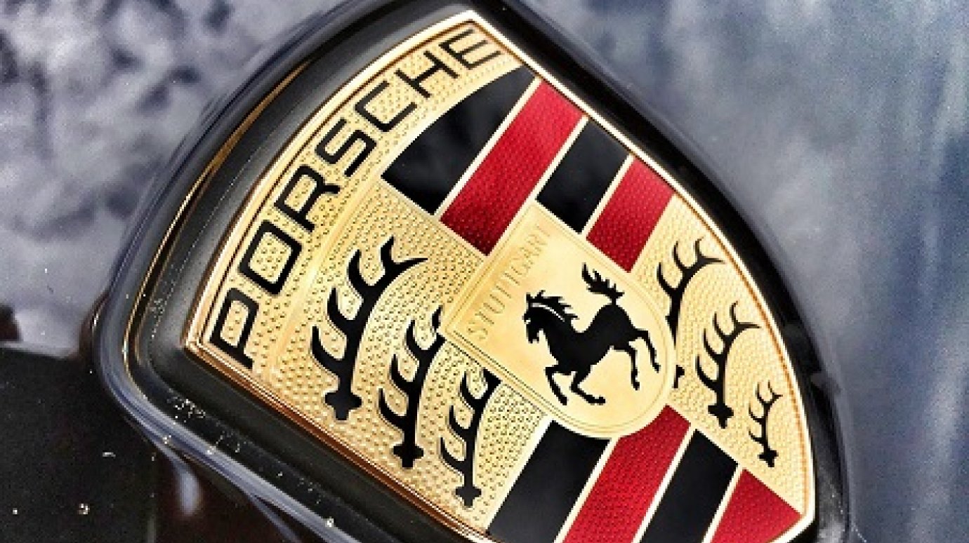 Пензячка пожаловалась судебному приставу на бедность и лишилась Porsche