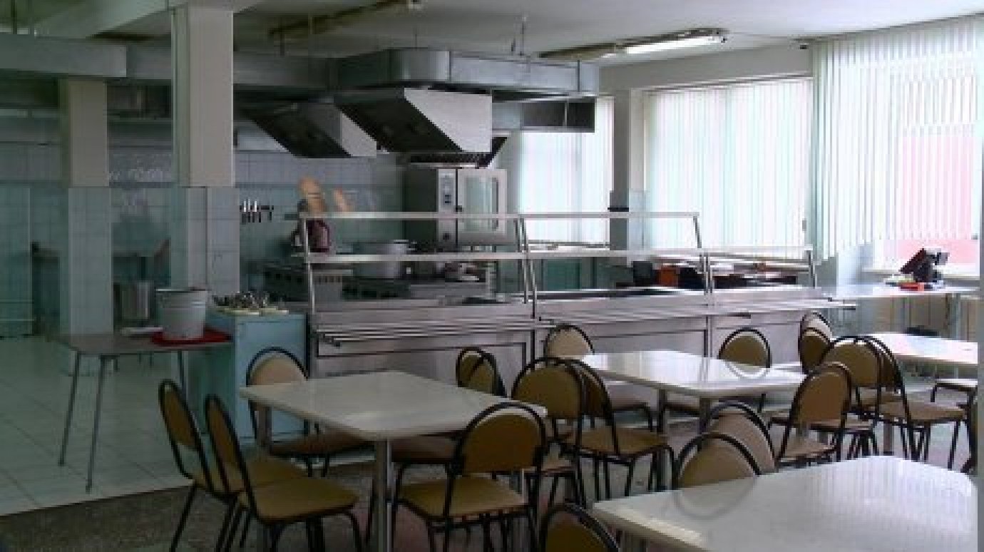 Пензенские старшеклассники отказались от обедов и подсели на буфеты