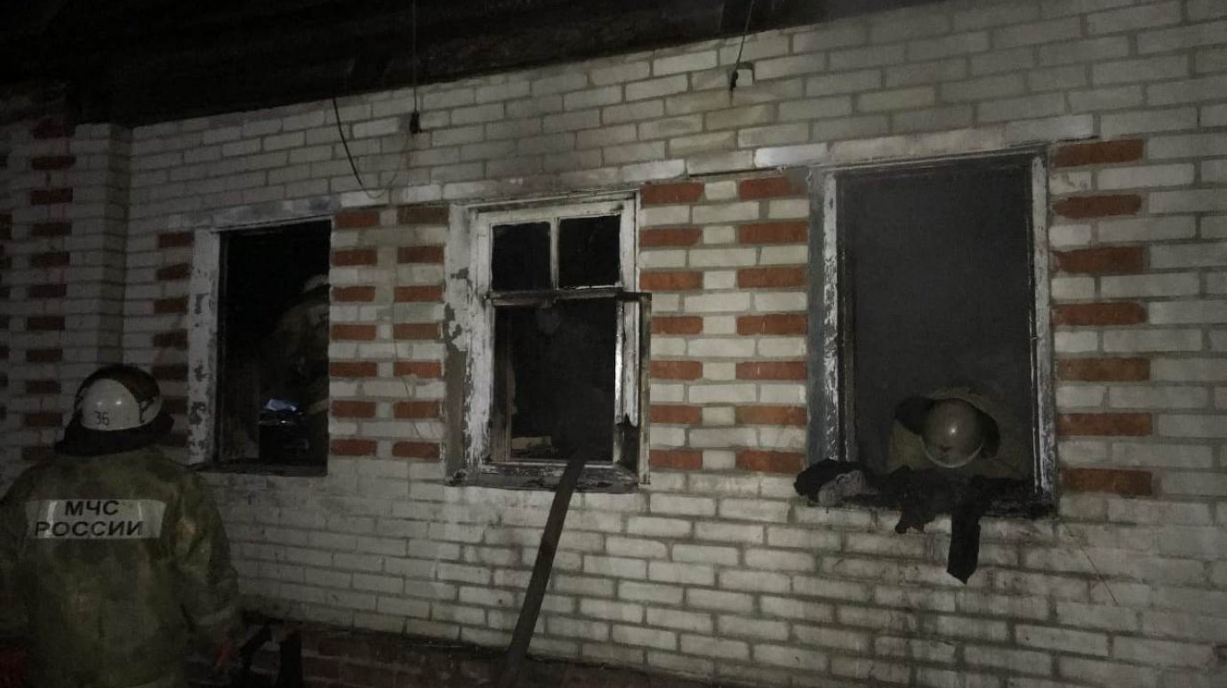 В Неверкинском районе хозяина загоревшегося дома спасли из пожара
