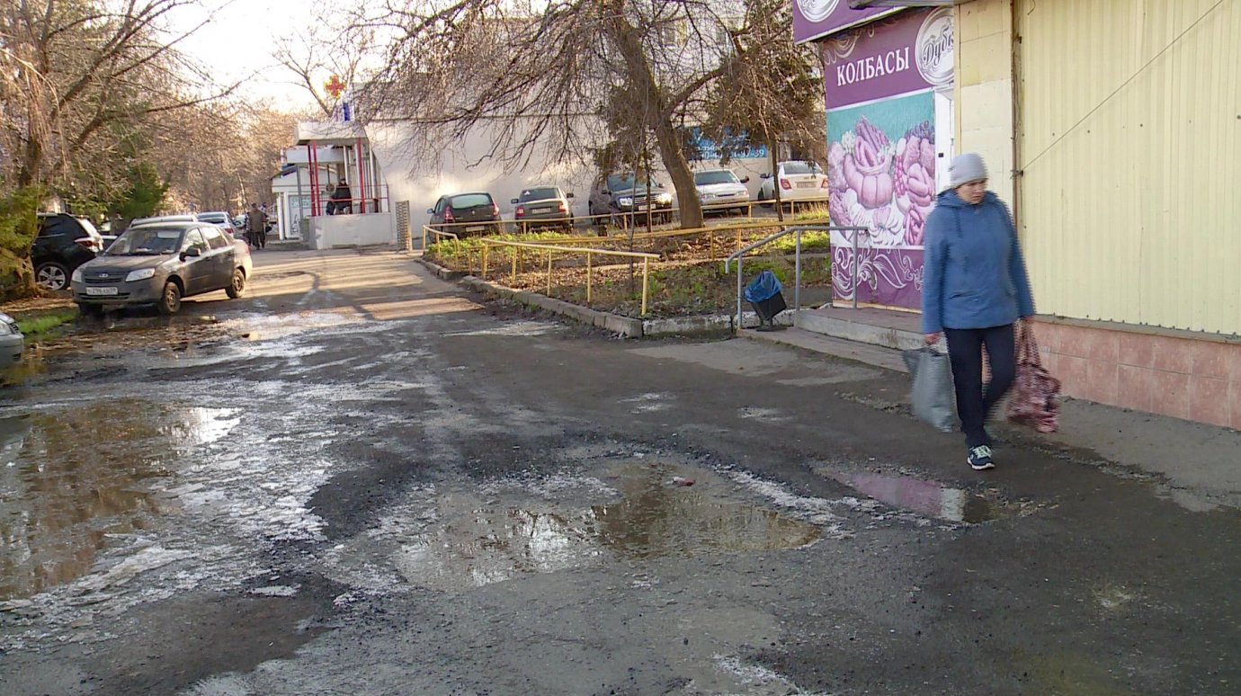 Пензенцы возмущены состоянием тротуара на улице Суворова