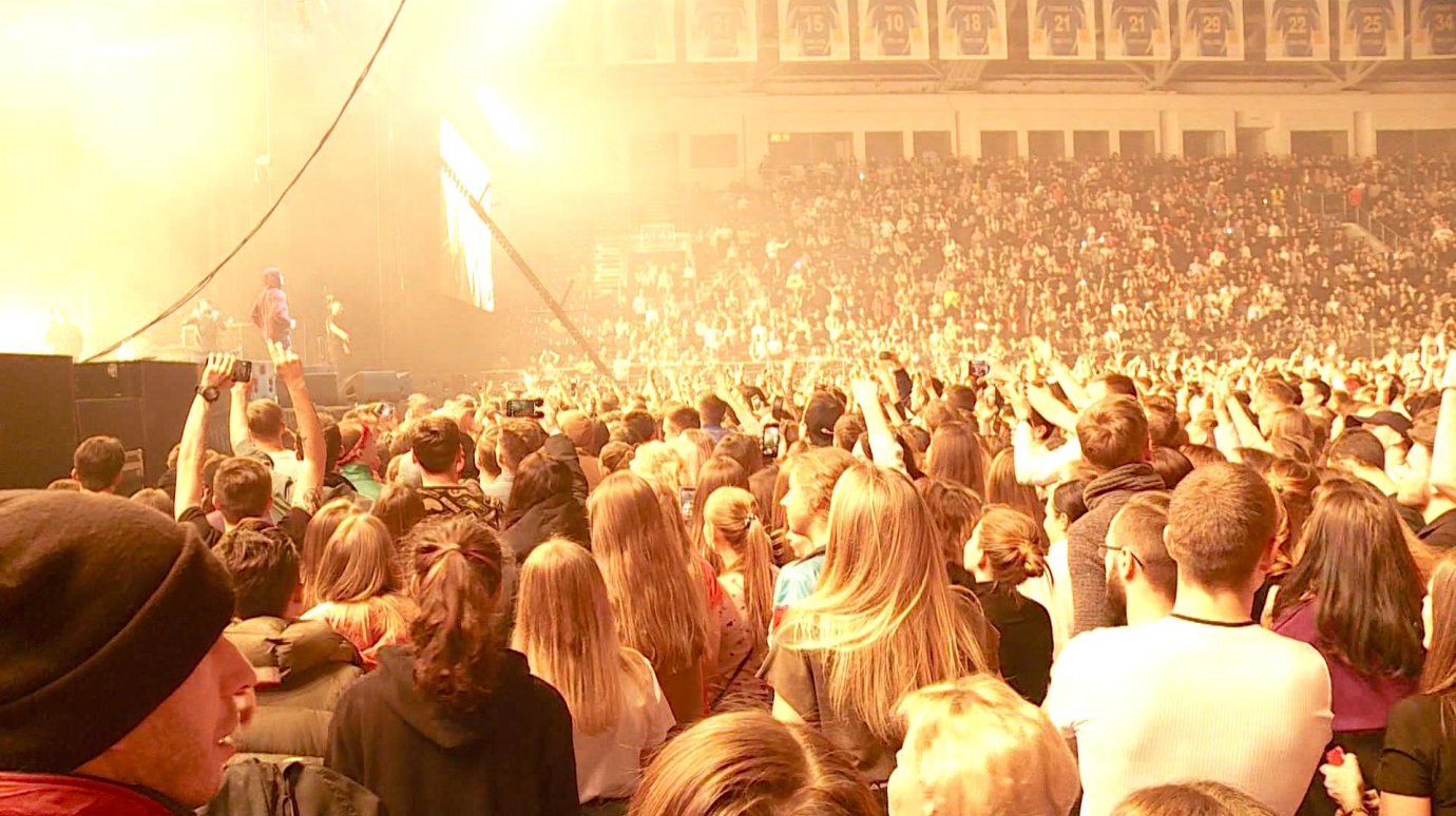 На концерт Макса Коржа в «Дизель-Арене» пришло около 10 000 человек