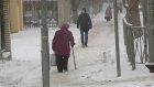 Пешеходы  на улице Калинина испытывают трудности в снегопад