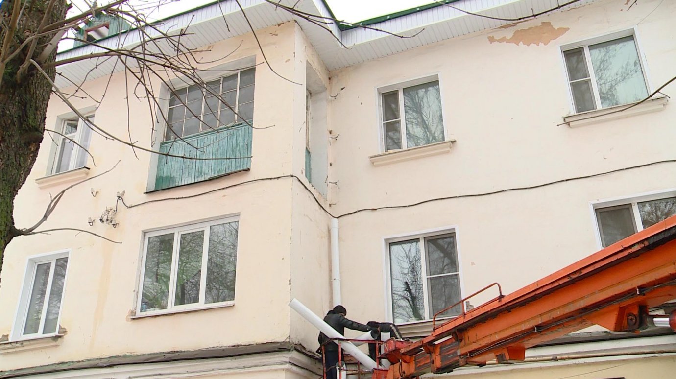 Жители улицы Циолковского страдают от протечек в ходе капремонта