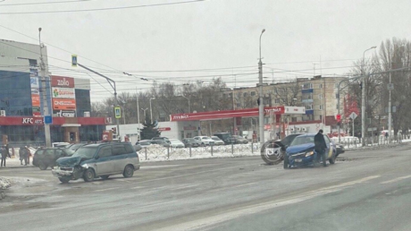 Авария с участием «Яндекс.Такси» на Суворова попала на видео