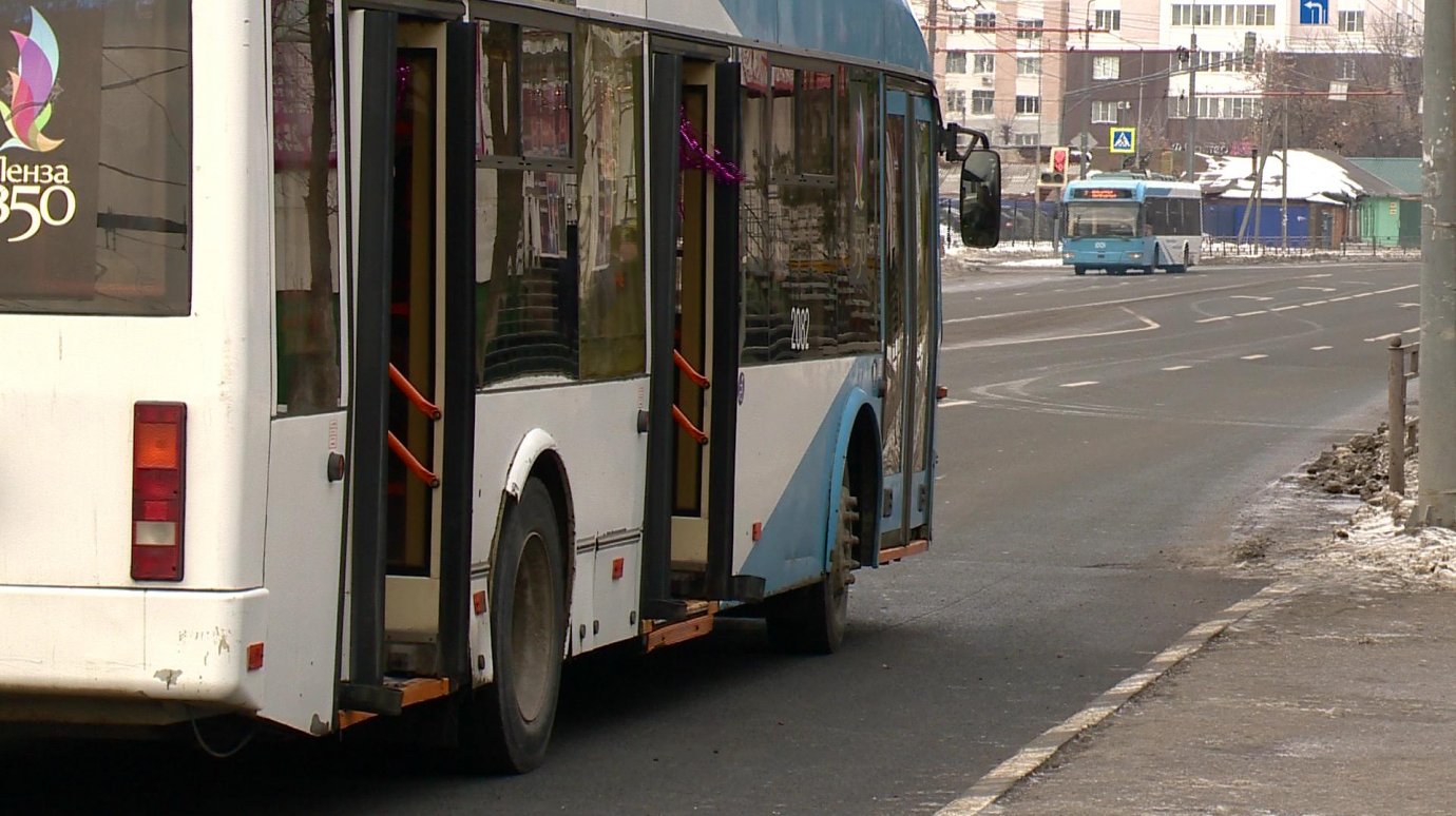 В Пензе выпавшая из троллейбуса женщина получила 300 000 рублей